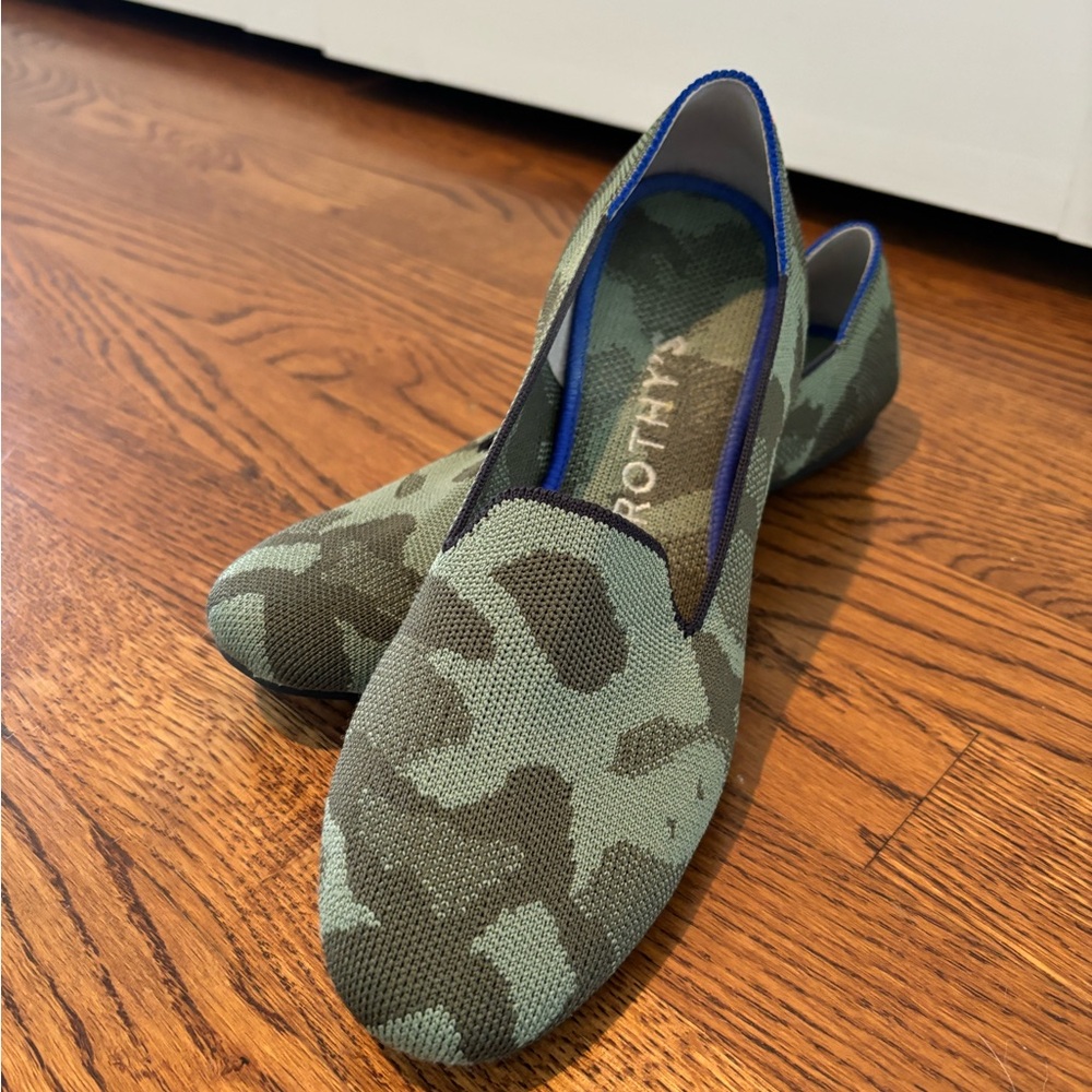 Camo colored loafer shoes size 8 by Rothy’s!